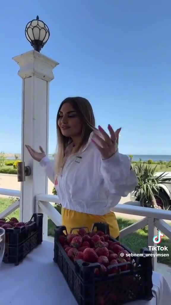 Müğənninin yayılan videosu mübahisə doğurdu