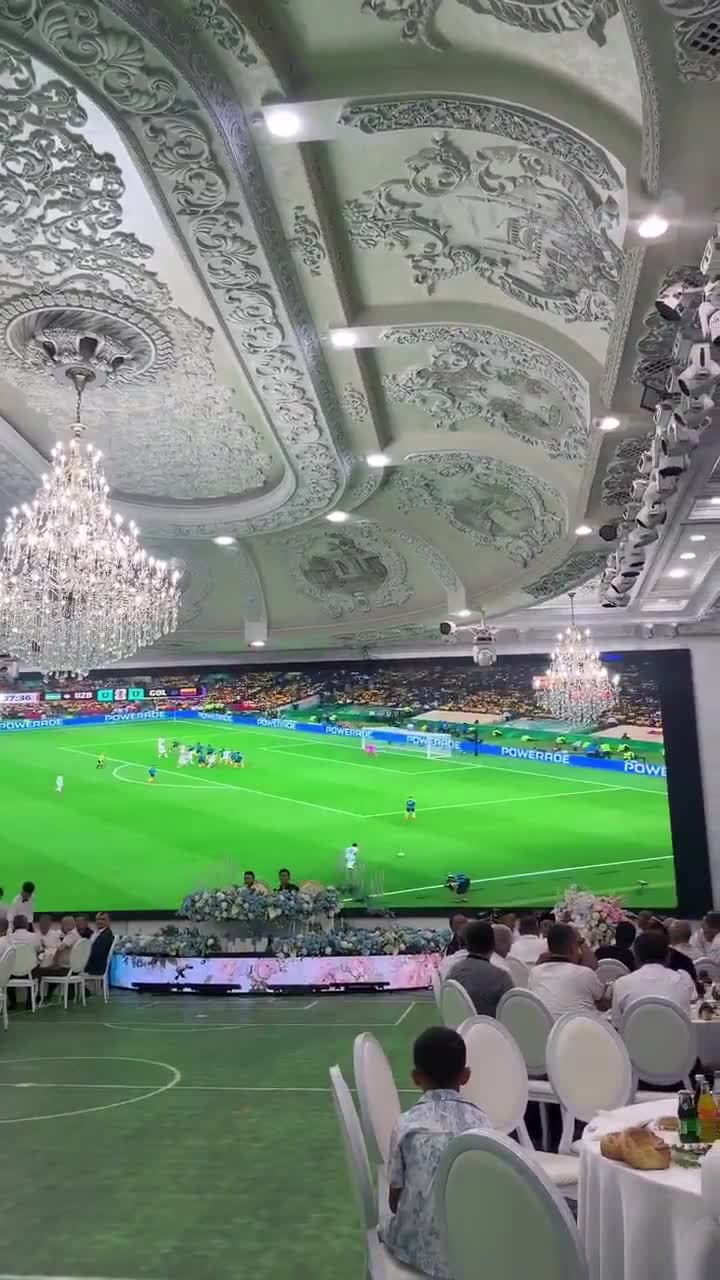 Toyda futbala baxma