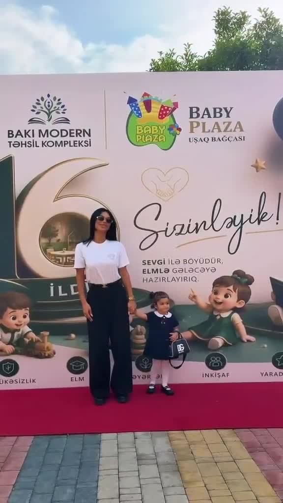 Aysun qızını bağçaya yola saldı