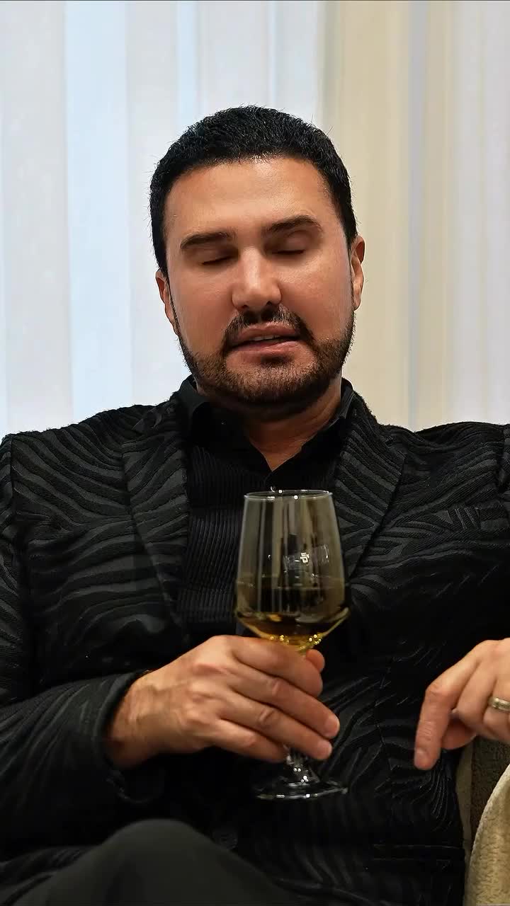 Nadir Qafarzadə:”Tikək sizin ağzınızı”