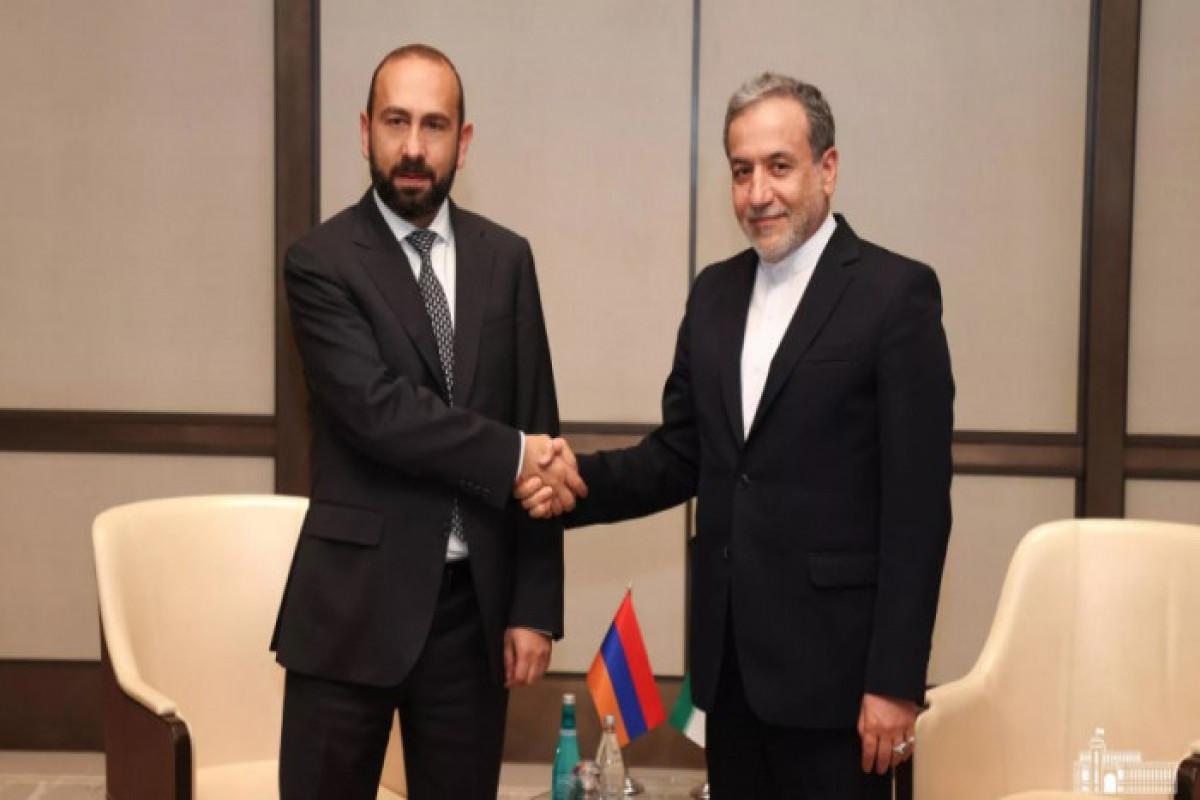 Araqçi və Mirzoyan telefon danışığı aparıb 