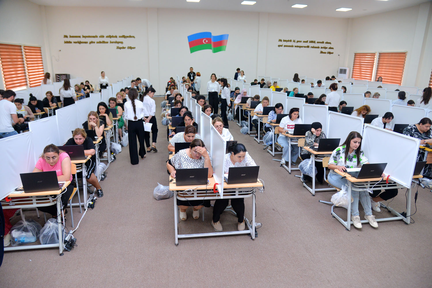 Bu gün iki mindən çox müəllim sertifikasiya imtahanı verdi