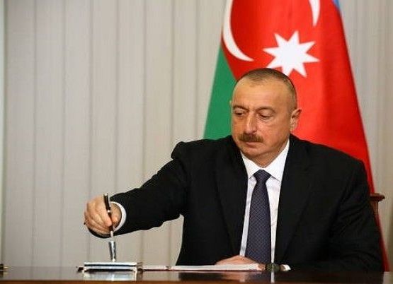Prezident 3 fərman imzaladı 