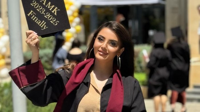 Azərbaycanlı müğənni məzun oldu