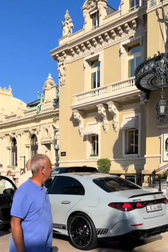 Monakoda lüks həyat yaşayan azərbaycanlı kimdir?