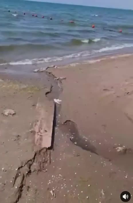 Məşhur hoteldən Xəzərə üfunət iyi verən çirkab axıdılır