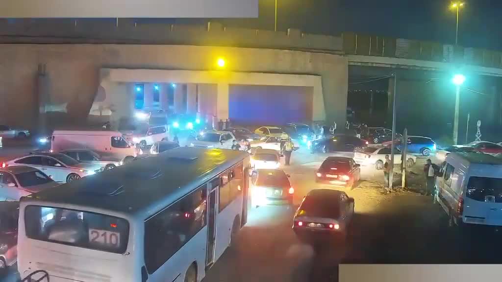 Bu yolda təmir gedir, sıxlıq var 