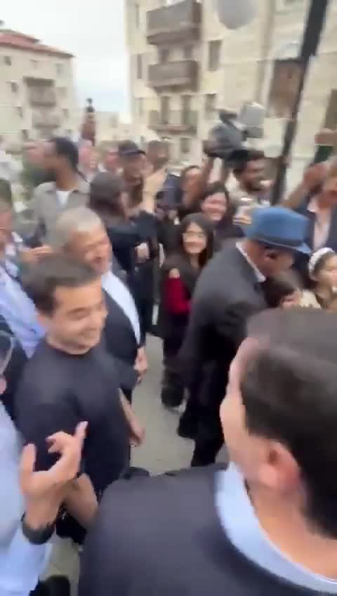 Şuşanın balaca sakinləri "öz ölkələrini" seçirlər