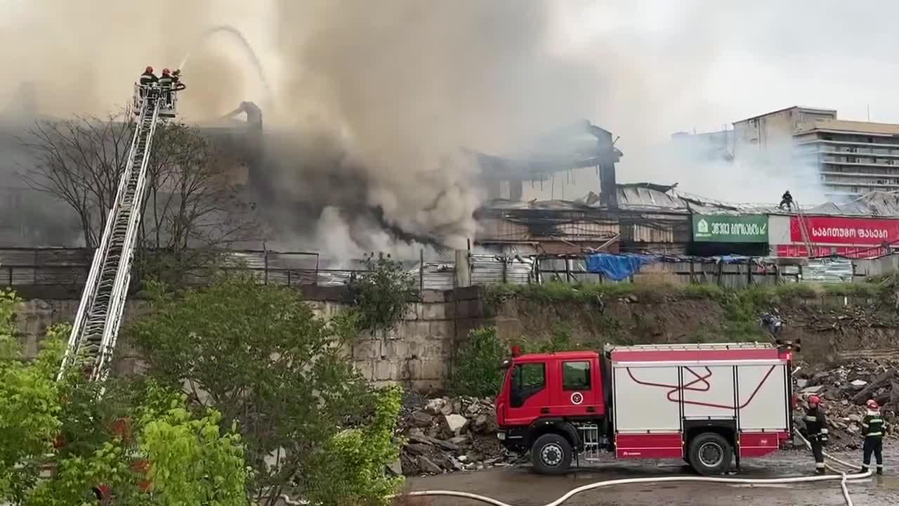 Tbilisidəki yanğın söndürüldü
