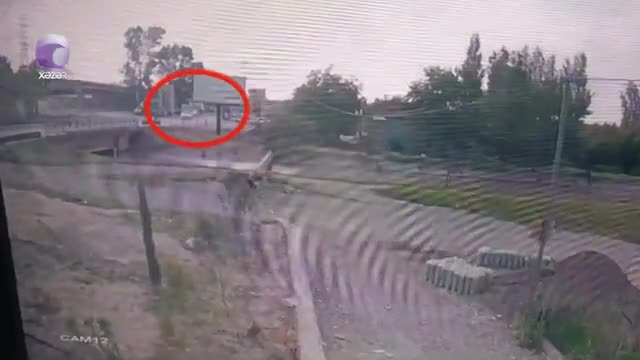 “Xalaoğlum bir tərəfə, mən o biri tərəfə düşmüşəm”