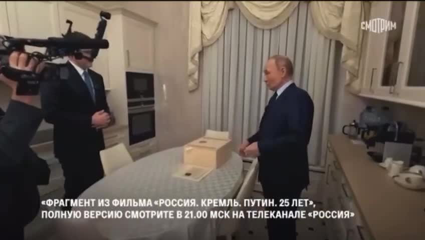 Putin mətbəxində qonaqlara qulluq etdi