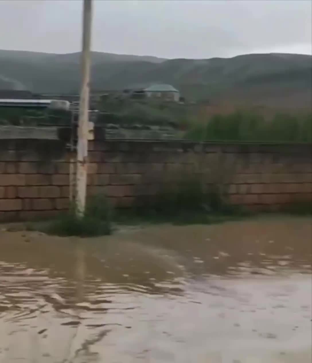 Hacıqabulda kəndlərə sel gəldi