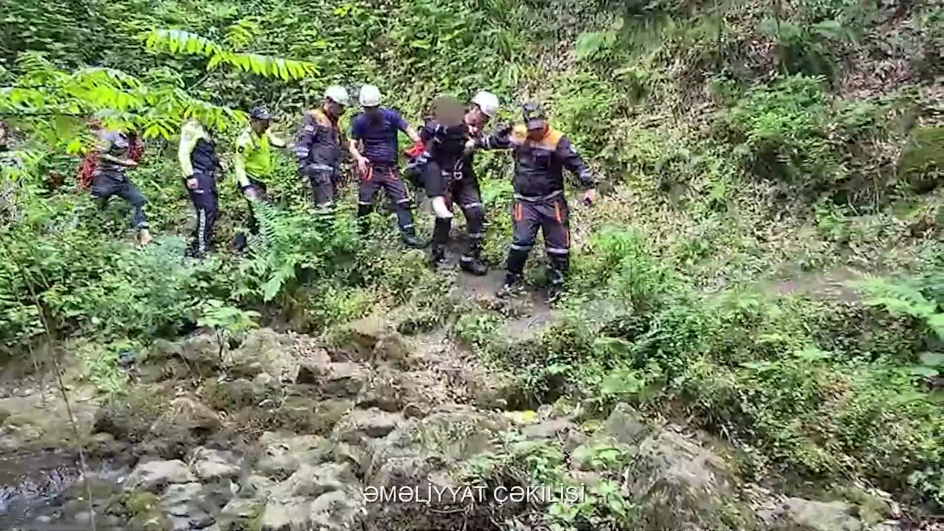 Lerikdə 62 yaşlı qadın körpüdən dərəyə yıxılıb xəsarət aldı