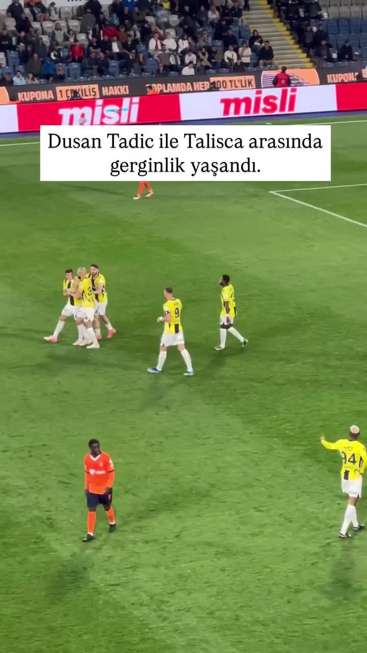 “Fənərbaxça” futbolçuları arasında gərginlik