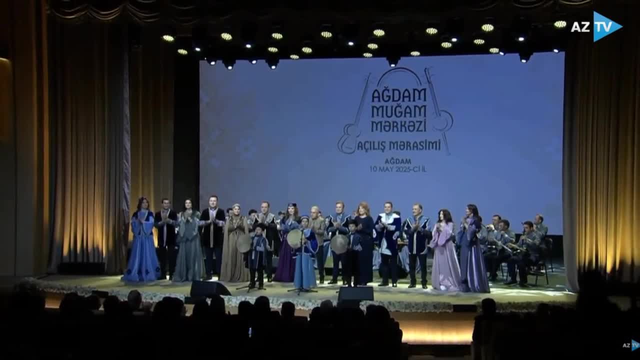 Prezident onları ayaq üstə alqışladı