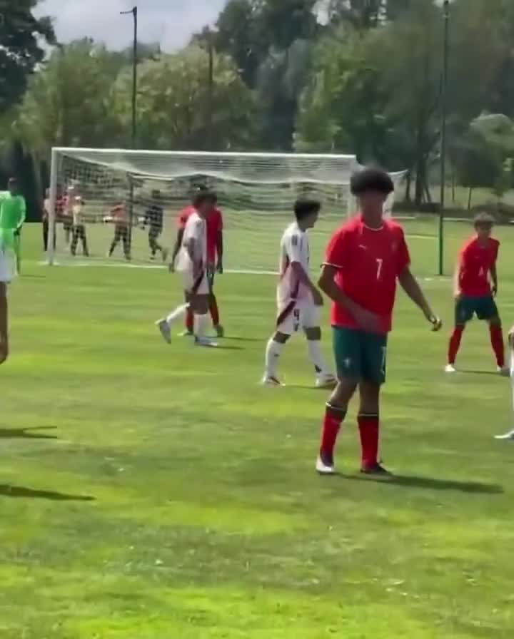 Ronaldonun oğlu millidə debüt etdi