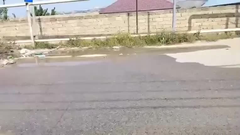 Kanalizasiya dolub, çirkli su həyətlərə axır