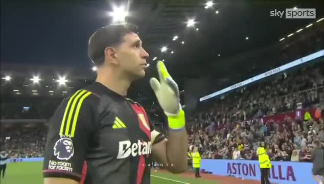Emiliano Martinez komandası ilə vidalaşdı