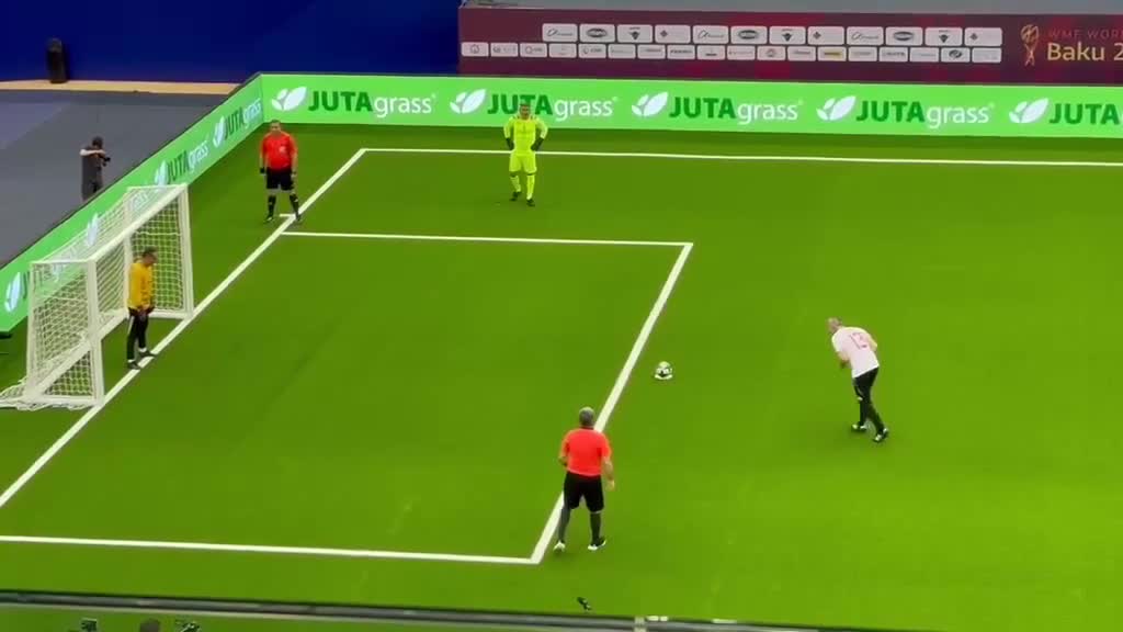 Qurban Qurbanov “Legends Cup”da penaltini vura bilmədi