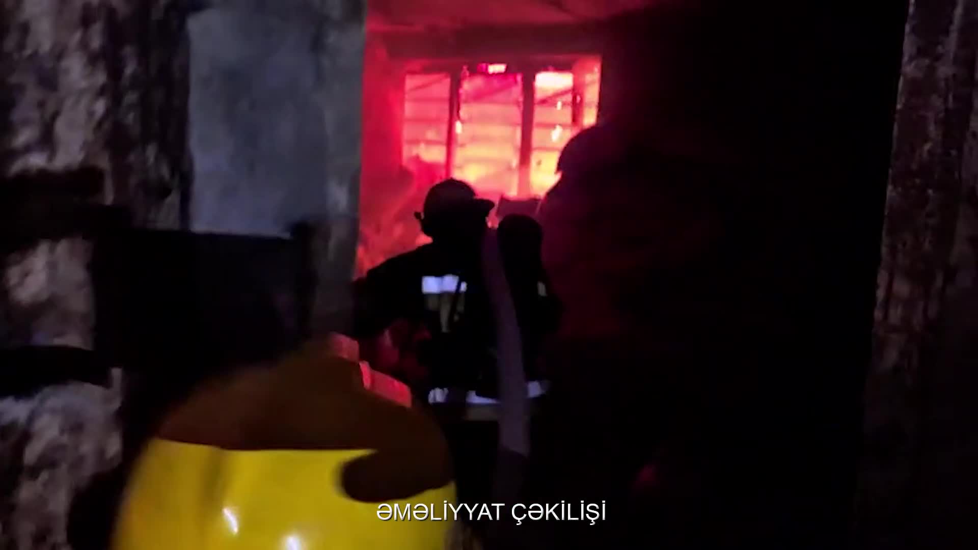 Beyləqanda yanan bazardan görüntülər