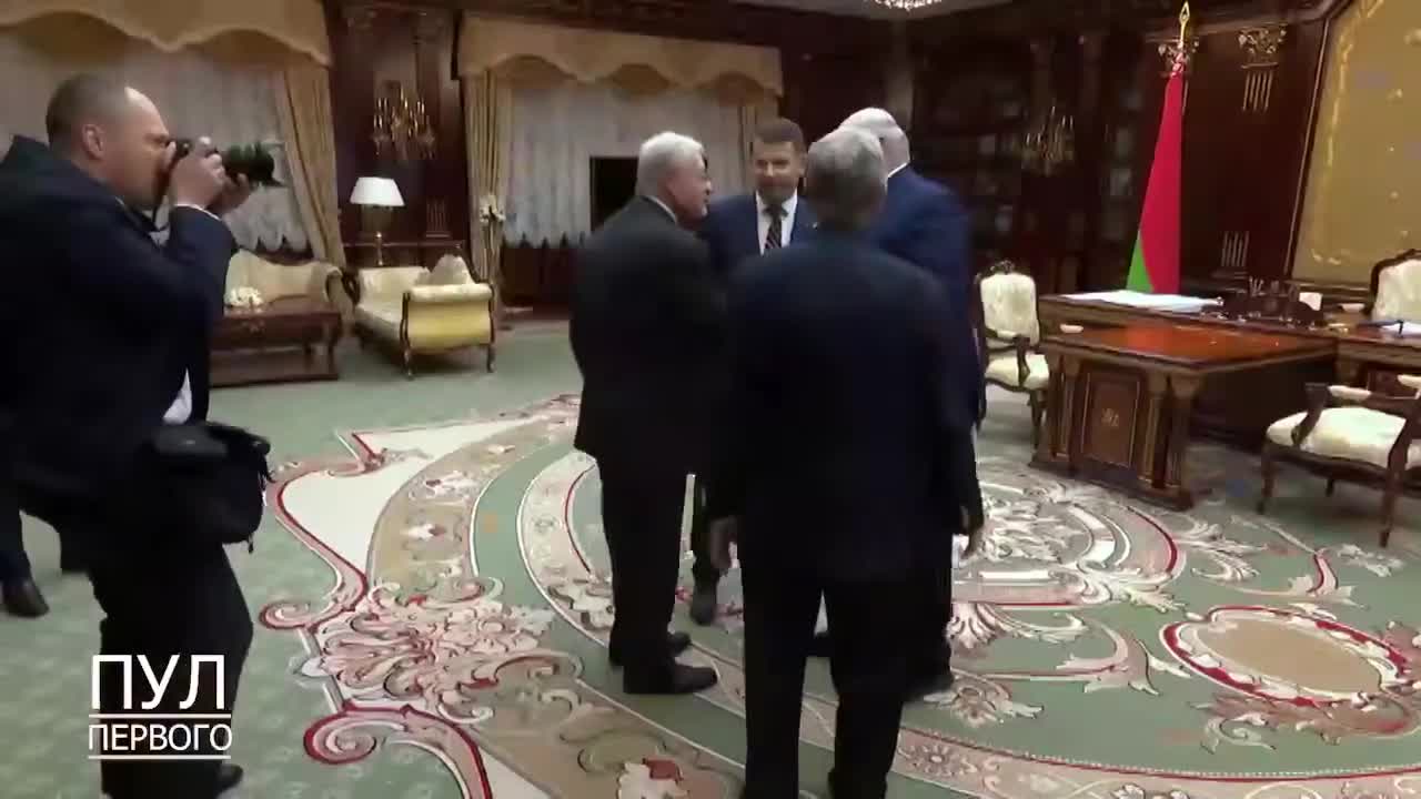 Lukaşenko Trampın xüsusi nümayəndəsi ilə görüşdü