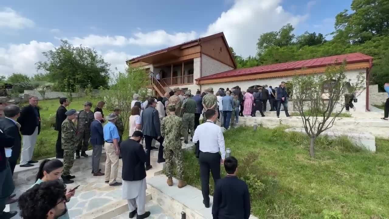 Diplomatlar Bakıya qatarla qayıtdılar