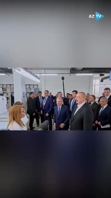Onlar danışdı, prezident tərcümə etdi
