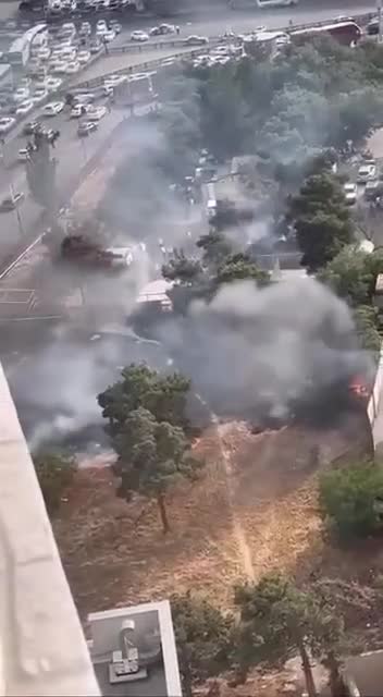 “20 yanvar” metrostansiyası yaxınlığında yanğın
