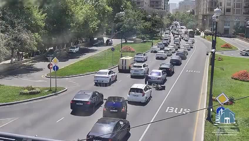 Düzgün ara məsafəsi seçmədi, maşının üstünə düşdü