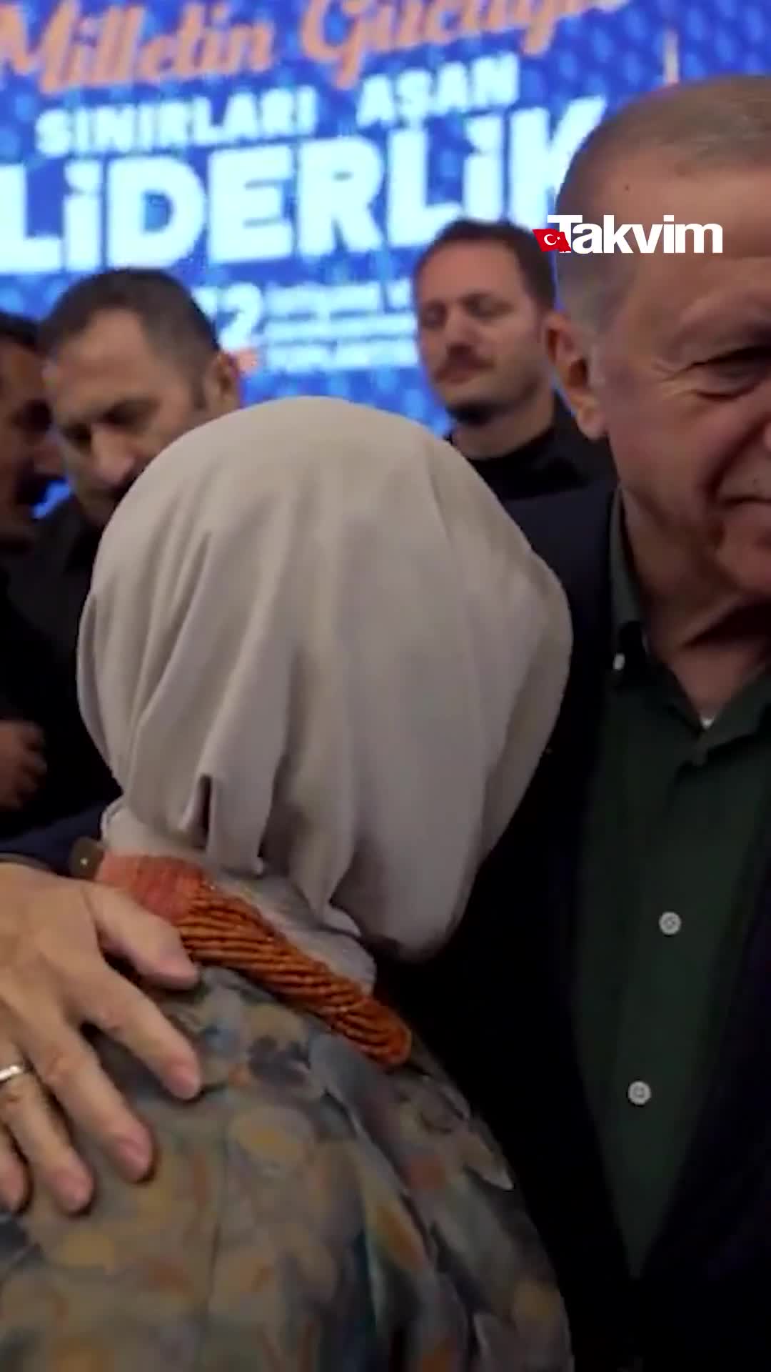 Ərdoğanın tarixi nitqi həyat yoldaşını ağlatdı