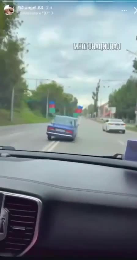 Rusiyada bayrağımızla hərəkət edən maşınların yolda görüntüləri