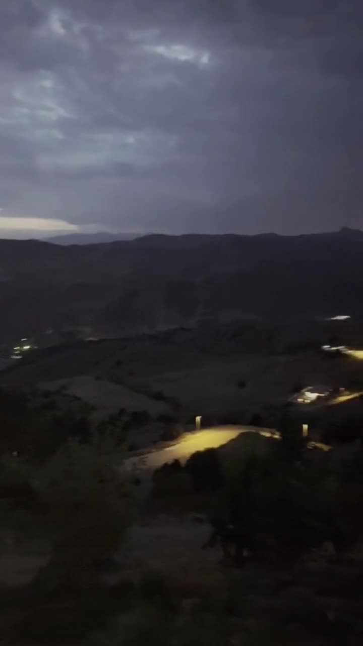 Laçında meşə yanır