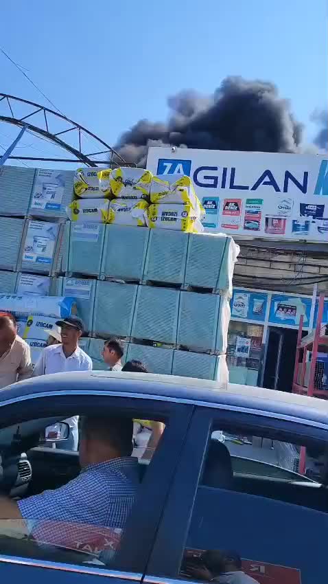 “Sədərək” ticarət mərkəzində güclü yanğın