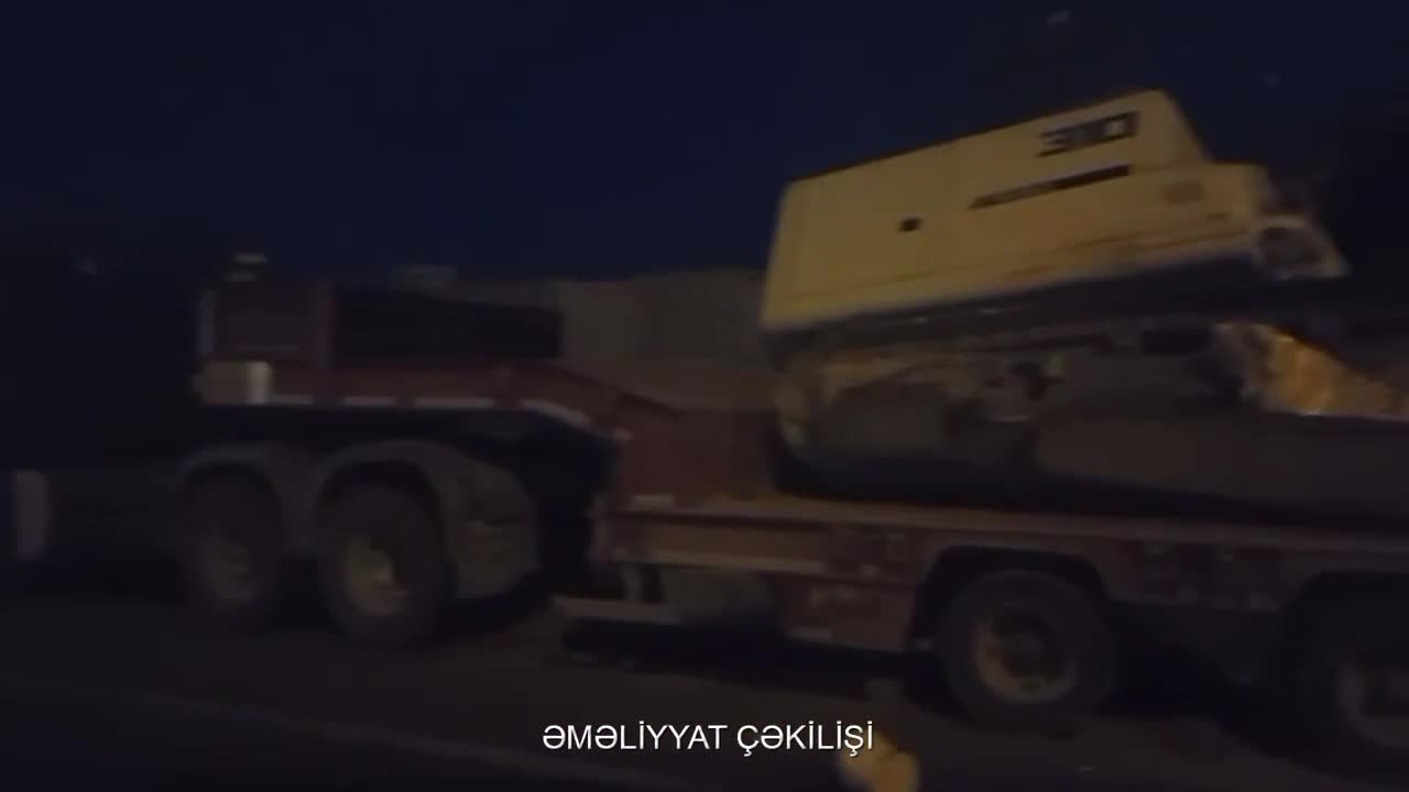 Avtomobildə sıxılı vəziyyətdə qalan sürücü xilas edildi