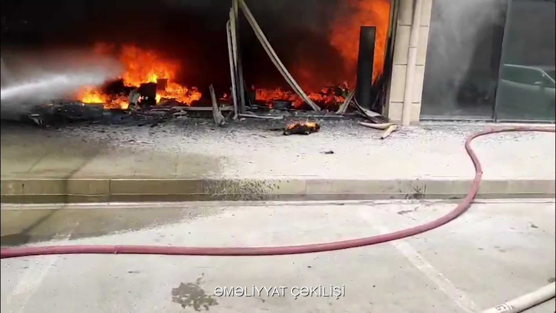Sumqayıtda yaşayış binasında yanğın