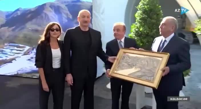 Prezident xüsusi təyinatlı texnikanı idarə etdi