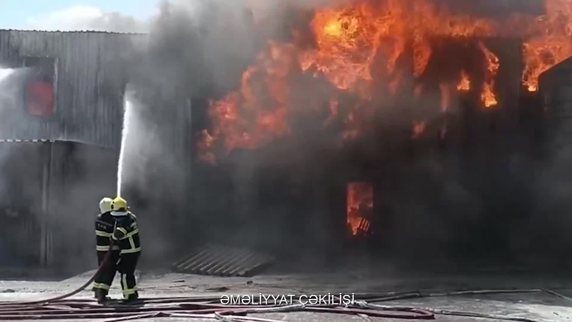 Abşeronda boya zavodunda yanğın