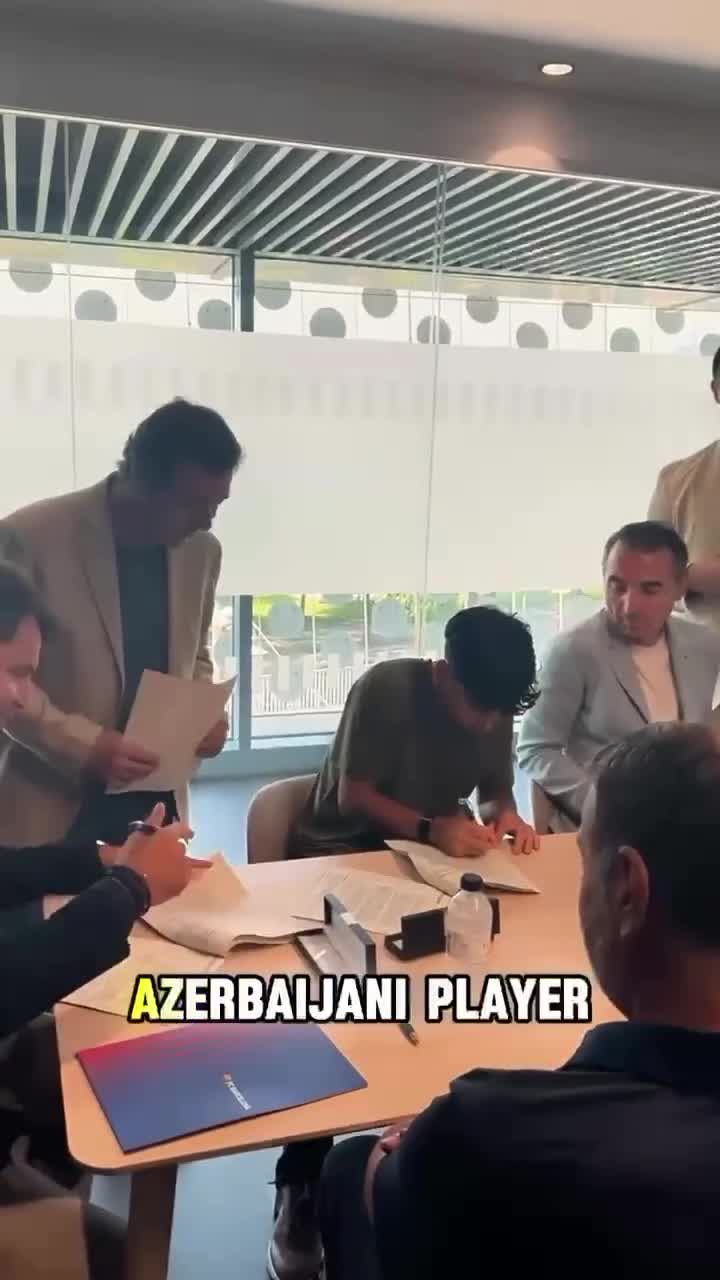 Azərbaycanlı futbolçu "Barselona"da