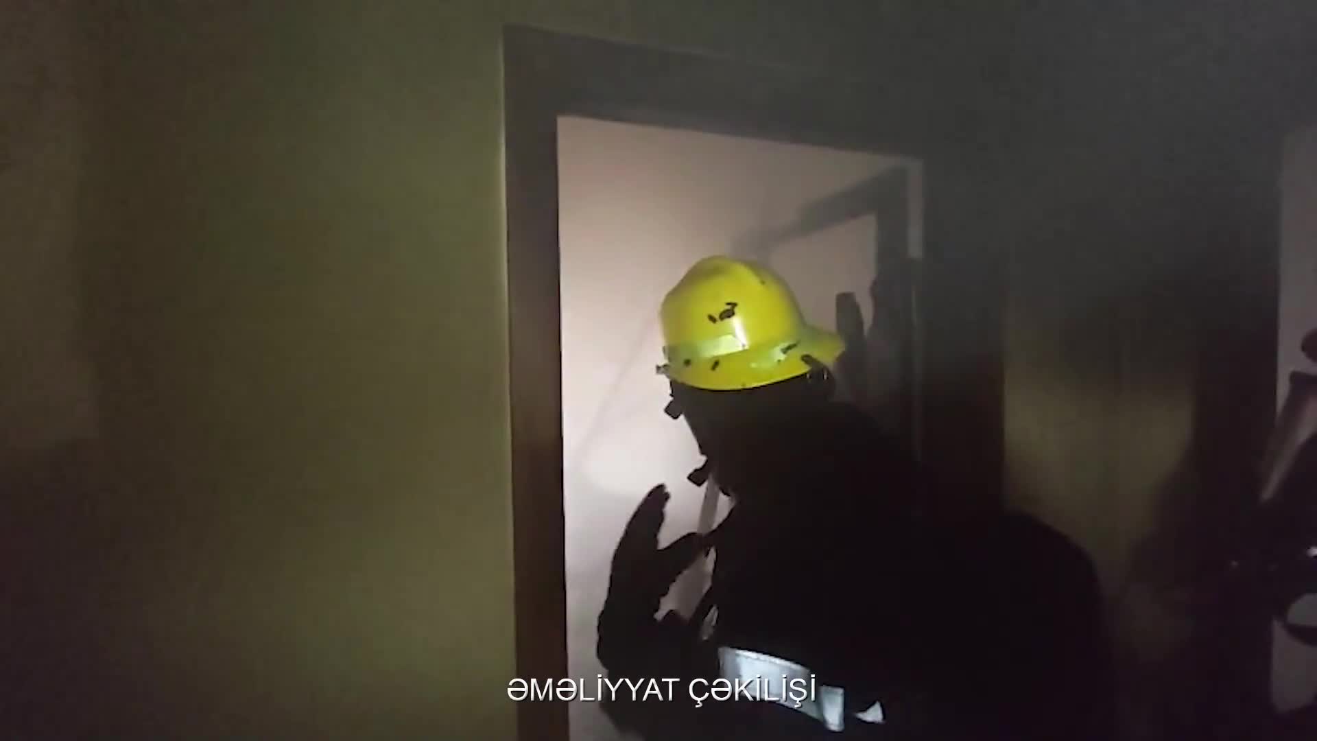 Çoxmərtəbəli binada yanğın