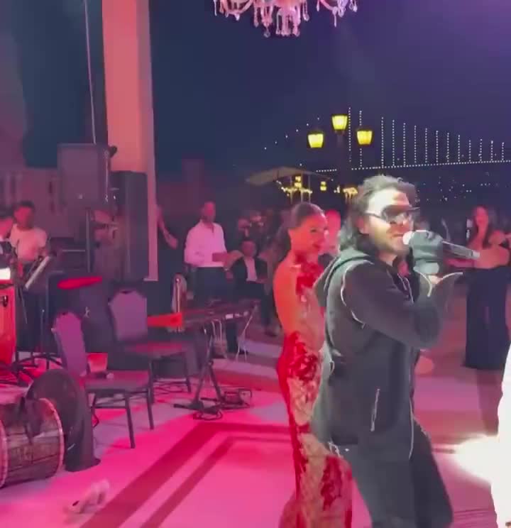 İsmayıl YK oxudu, Günel rəqs etdi