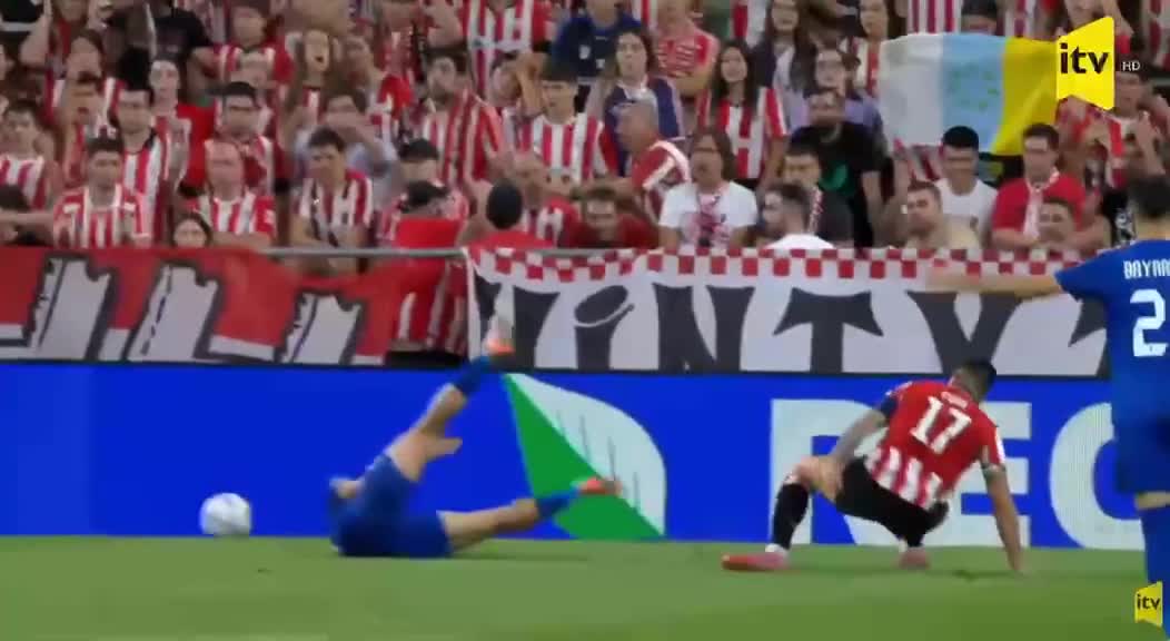 “Qarabağ”ın oyununda mübahisəli epizod - Penalti idi?