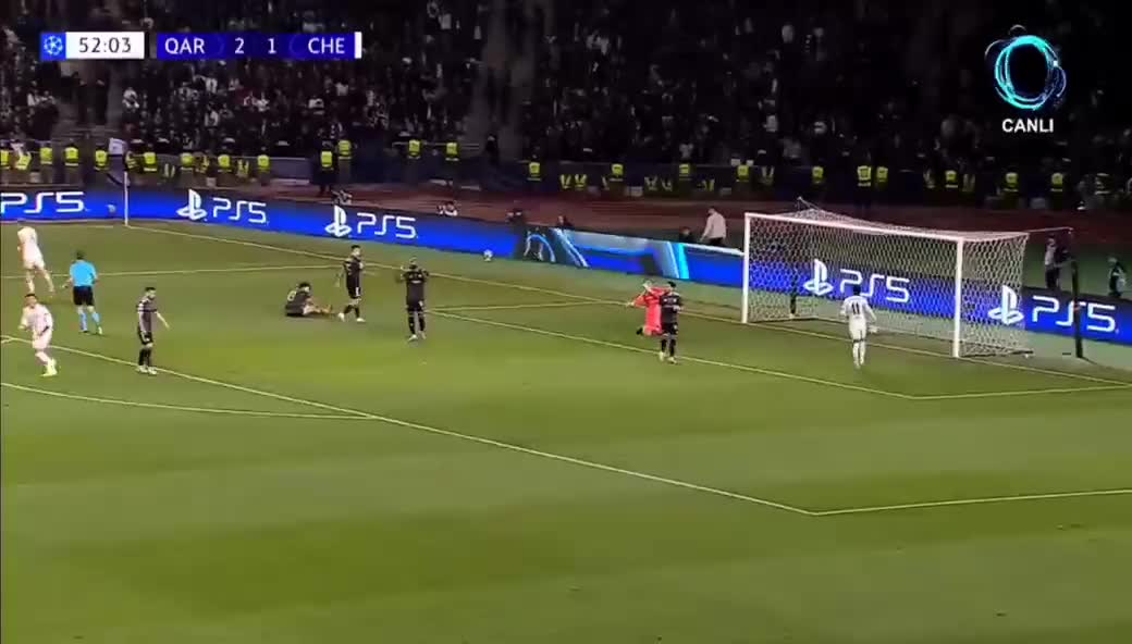 53-cü dəqiqədə Aleksandro Qarnaço bərabərlik qolunu vurur