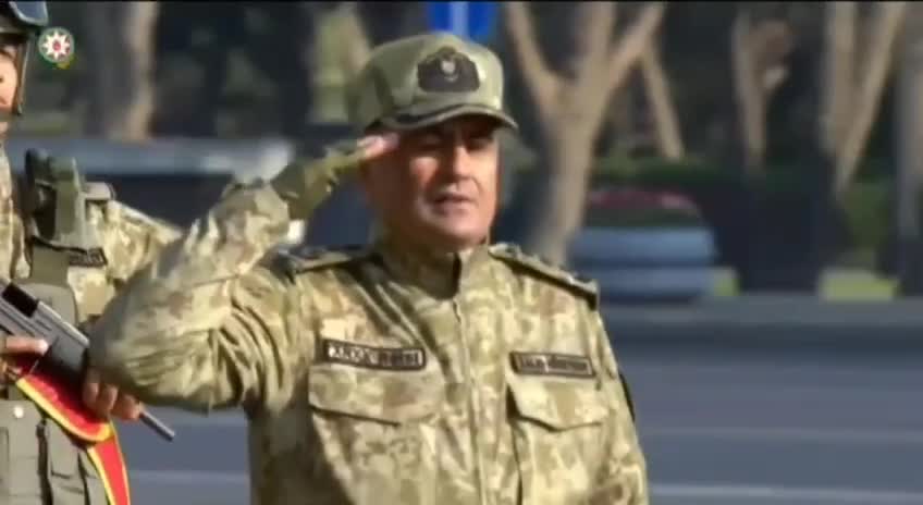 FHN hərbçiləri paraddan keçdi