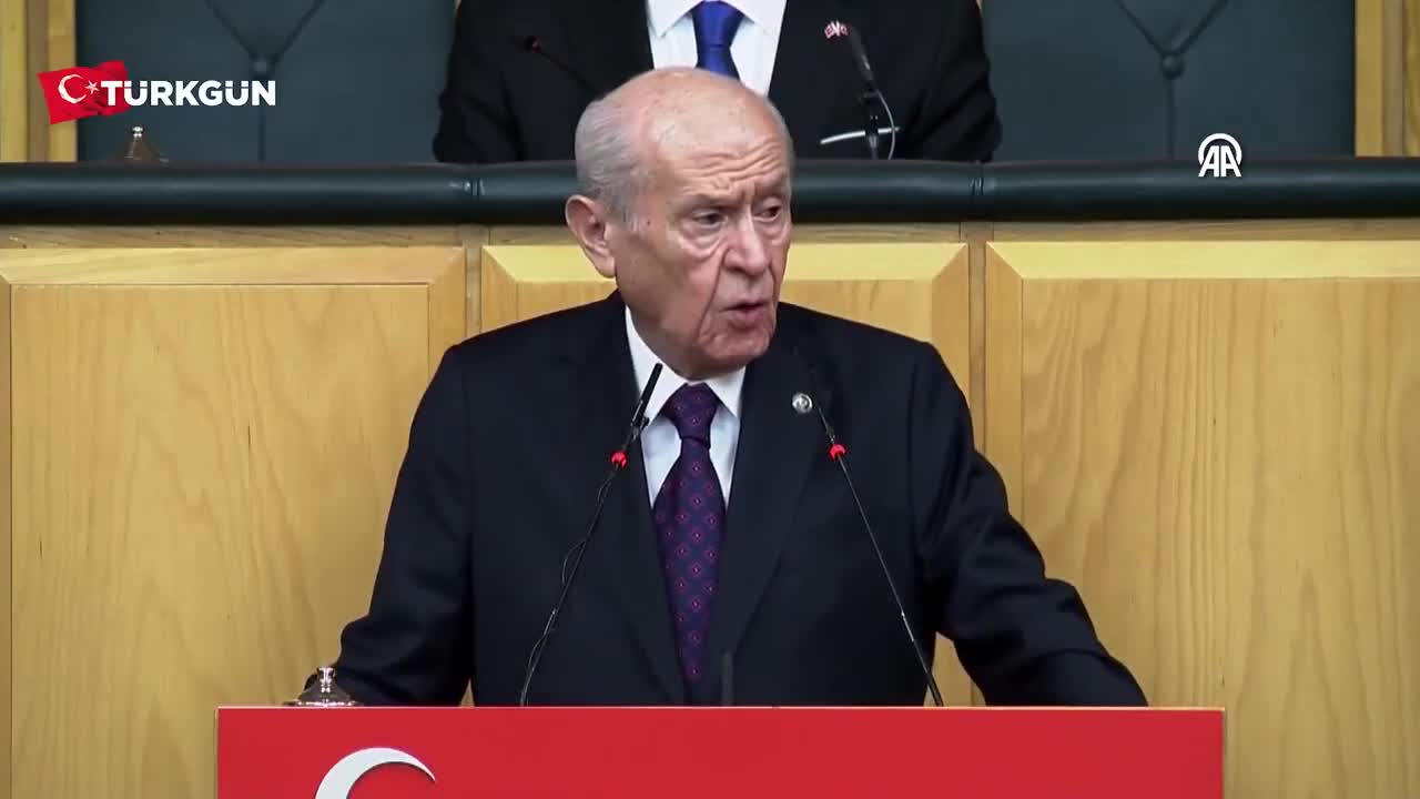 Dövlət Bağçalı Bəxtiyar Vahabzadənin şeirini dedi