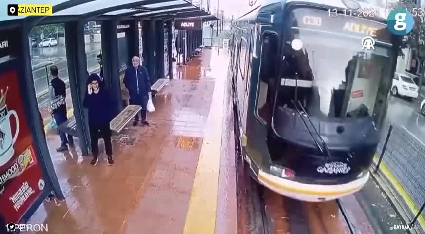 Türkiyədə tramvayı ildırım vurdu