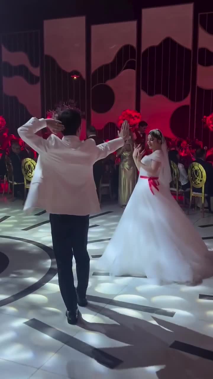 Aktyor Sənan Kazımovun toyundan görüntülər