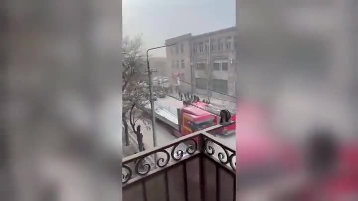 İrəvanda bina çöküb