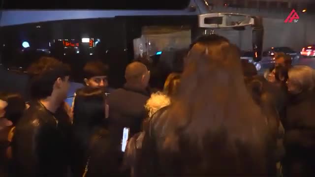 “Kameranı çevirsən, görərsən ki, qadınlar nə zülm çəkir”