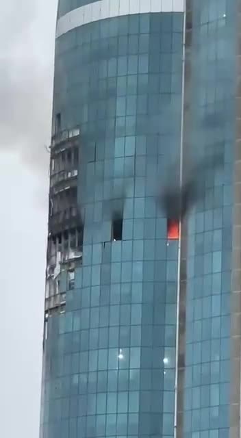 Qroznıda biznes mərkəzində partlayış