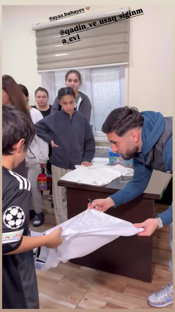 Elvin Cəfərquliyev balaca Əkbərlə görüşdü